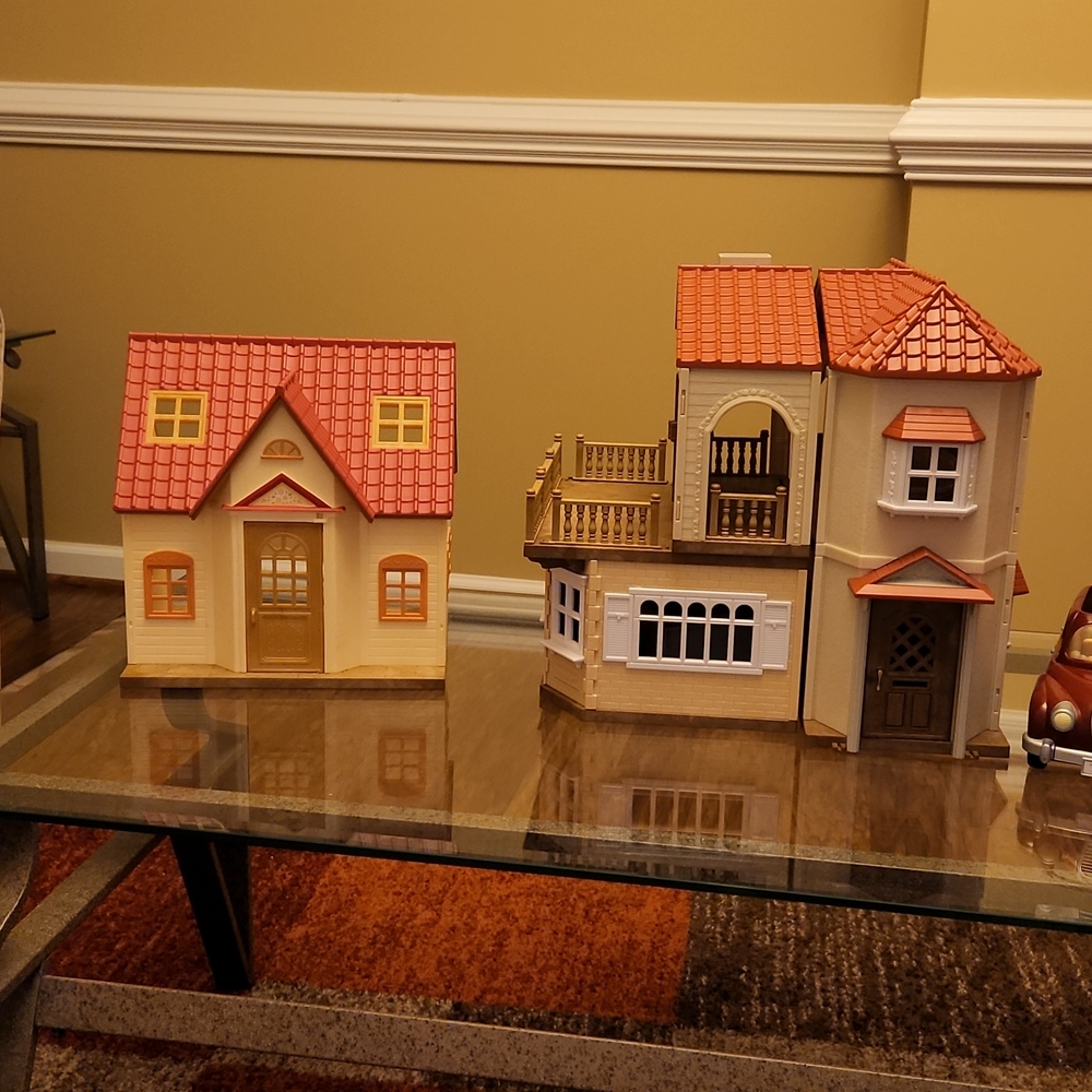 Calico Critters Red Roof Houses and cars